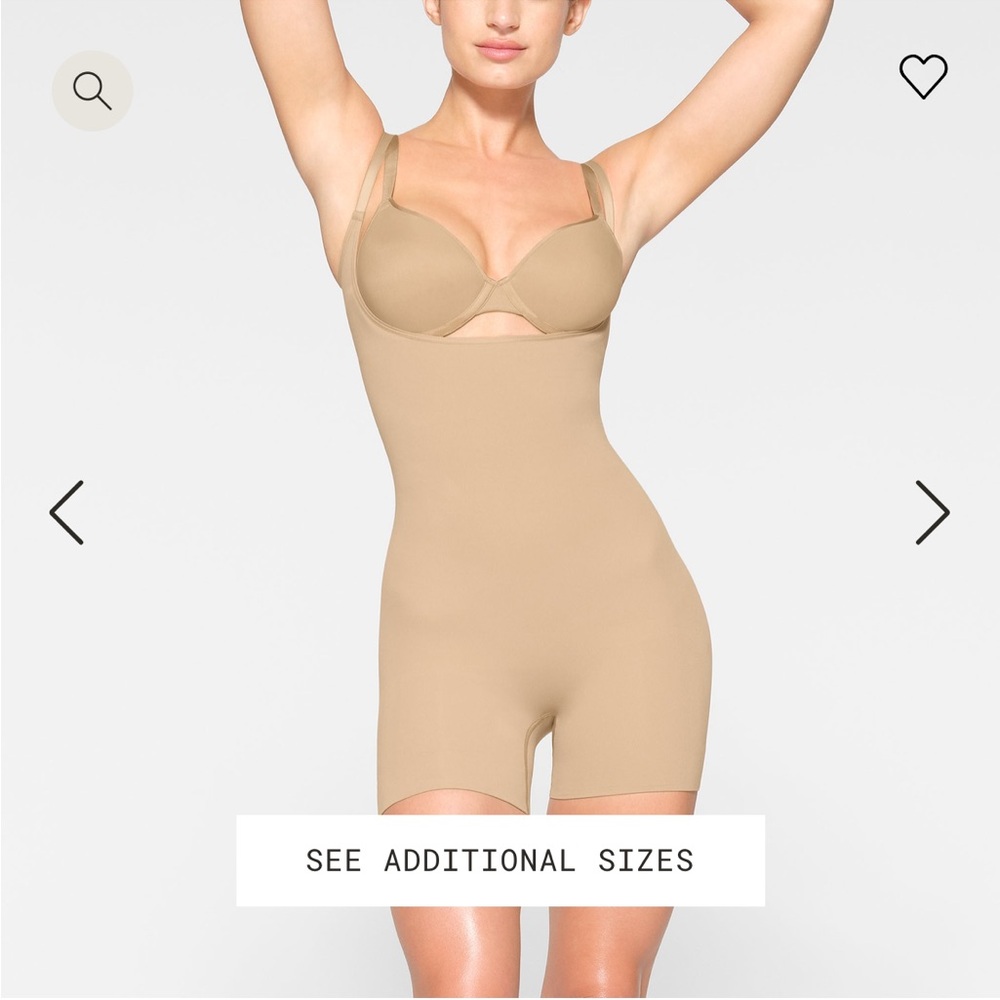 SKIMS SEAMLESS SCULPT OPEN BUST SHORTIE BODYSUIT